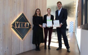 Entrega oficial del Certificado Passivhaus para SOFTLINE 82 Passiv. 1.0 en Espacio Futura de VEKA.